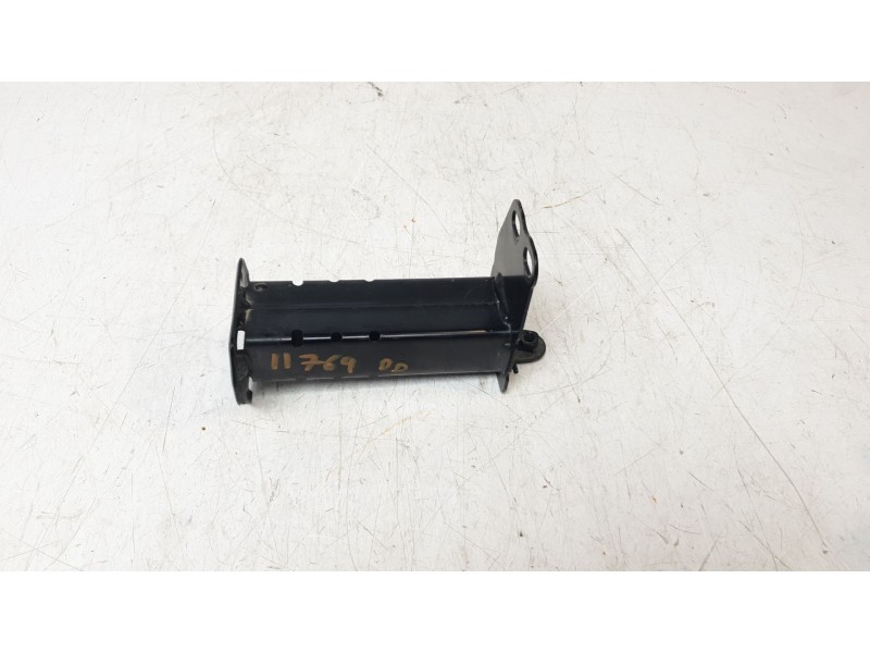 Recambio de punta chasis delantera para toyota yaris cross hybrid fwd style referencia OEM IAM 52102K0020  