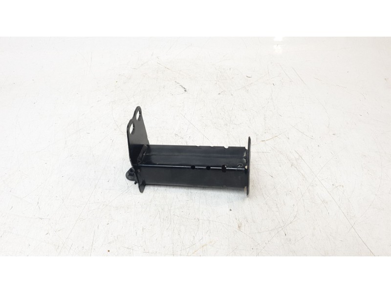Recambio de punta chasis delantera para toyota yaris cross hybrid fwd style referencia OEM IAM 52102K0020  
