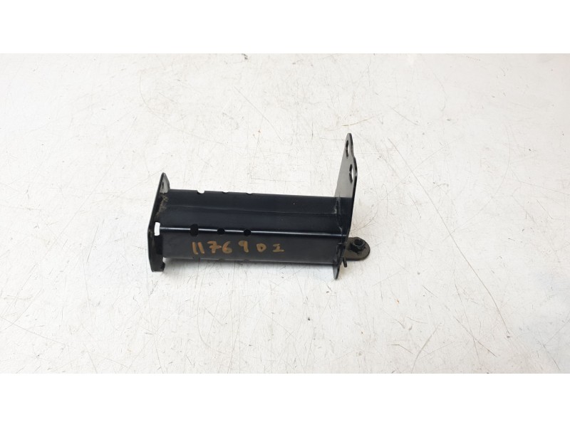 Recambio de punta chasis delantera para toyota yaris cross hybrid fwd style referencia OEM IAM 52103K0020  
