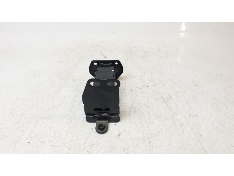Recambio de punta chasis delantera para toyota yaris cross hybrid fwd style referencia OEM IAM 52103K0020  