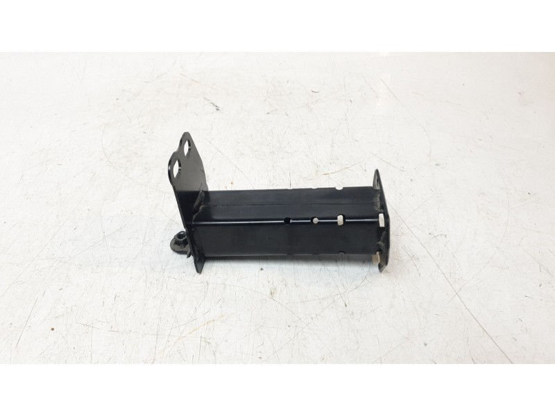 Recambio de punta chasis delantera para toyota yaris cross hybrid fwd style referencia OEM IAM 52103K0020  