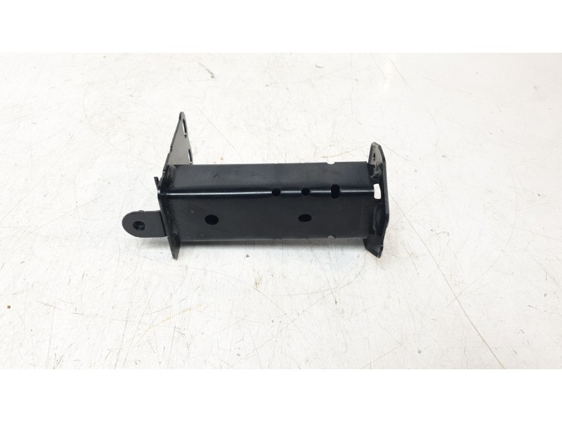 Recambio de punta chasis delantera para toyota yaris cross hybrid fwd style referencia OEM IAM 52103K0020  