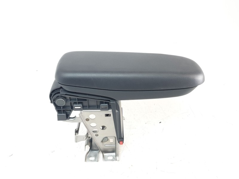 Recambio de apoyabrazos central para toyota yaris cross hybrid fwd style referencia OEM IAM 58905K0020C1  