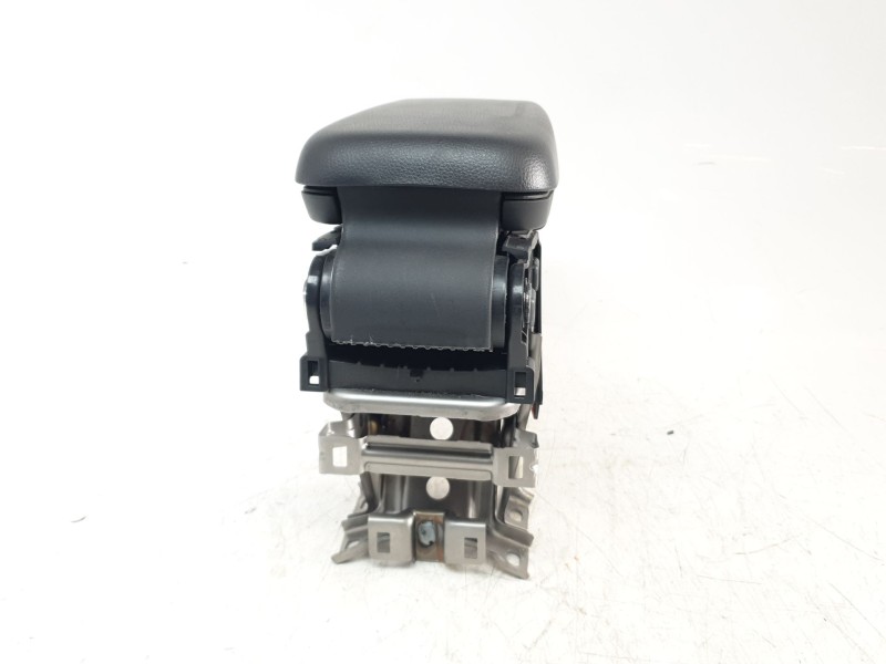 Recambio de apoyabrazos central para toyota yaris cross hybrid fwd style referencia OEM IAM 58905K0020C1  