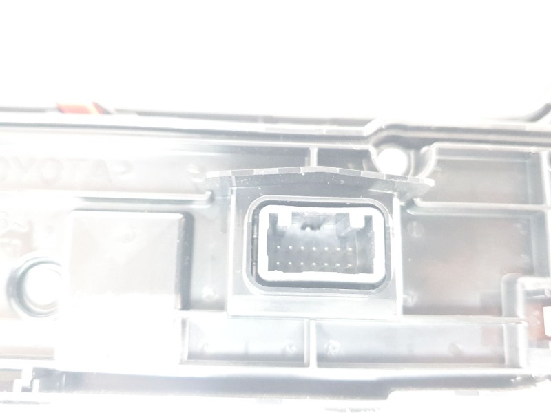 Recambio de mando climatizador para toyota corolla station wagon (_e21_) 2.0 hybrid (mzeh12) referencia OEM IAM 5590002F30  