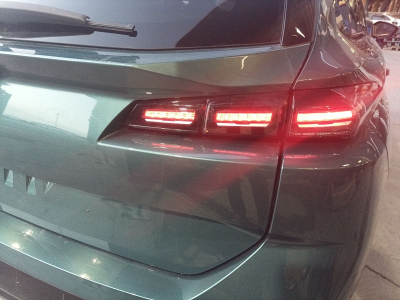 Recambio de piloto trasero derecho interior para peugeot 308 sw iii (fc_, fj_, fr_, f4_, fn_) puretech 130 (frhnsl, frhnst) refe