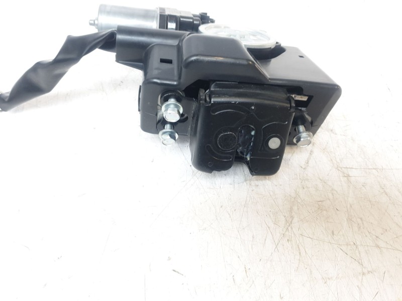 Recambio de cerradura maletero / porton para toyota yaris cross hybrid fwd style referencia OEM IAM 1638000790  