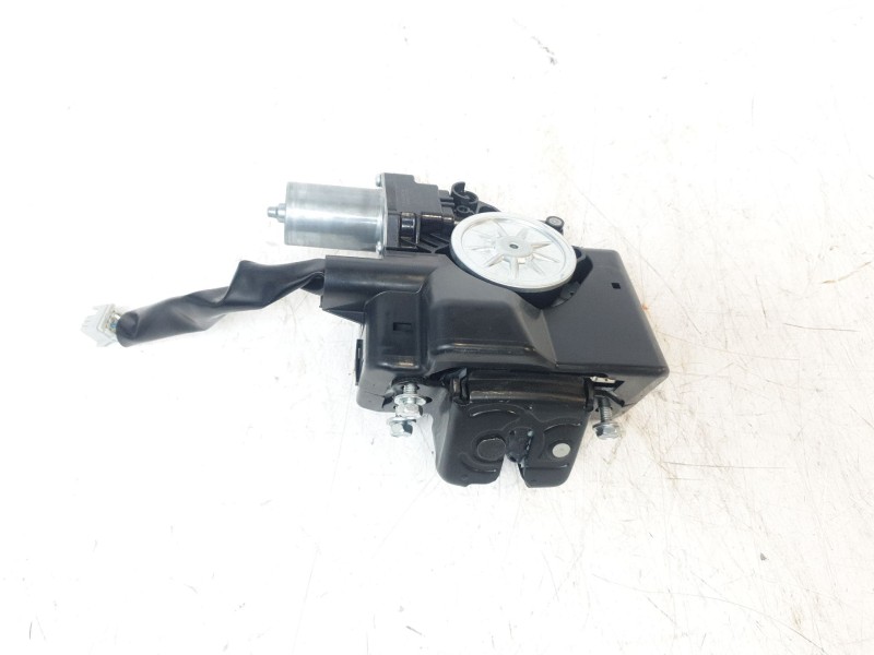 Recambio de cerradura maletero / porton para toyota yaris cross hybrid fwd style referencia OEM IAM 1638000790  