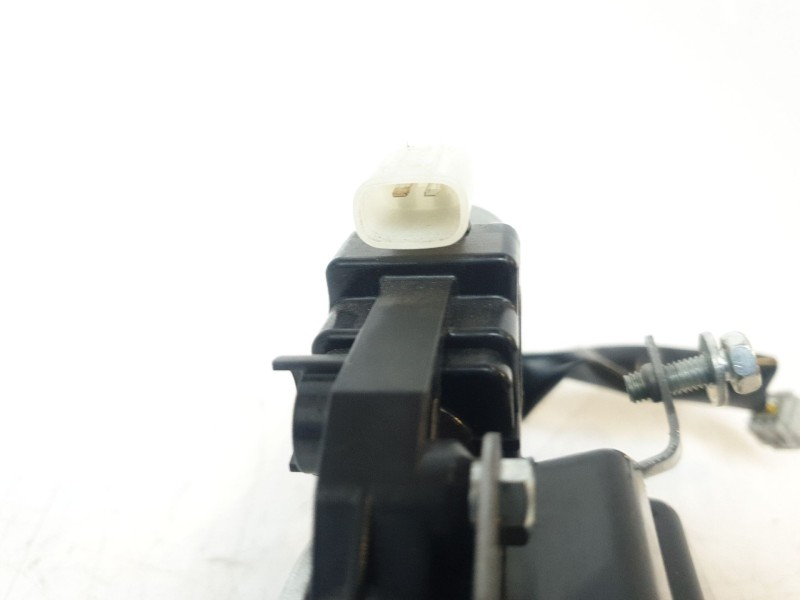 Recambio de cerradura maletero / porton para toyota yaris cross hybrid fwd style referencia OEM IAM 1638000790  