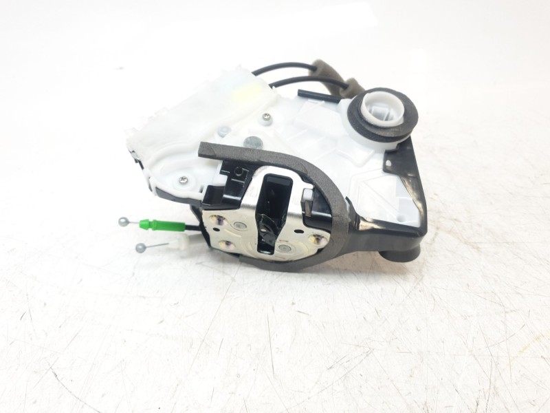 Recambio de cerradura puerta delantera derecha para toyota yaris cross hybrid fwd style referencia OEM IAM M7311530M6  