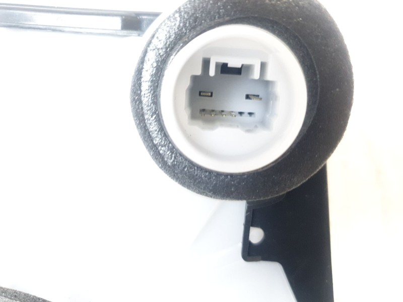 Recambio de cerradura puerta delantera derecha para toyota yaris cross hybrid fwd style referencia OEM IAM M7311530M6  