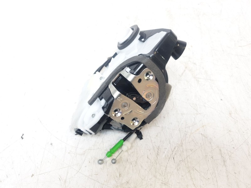 Recambio de cerradura puerta delantera derecha para toyota yaris cross hybrid fwd style referencia OEM IAM M7311530M6  