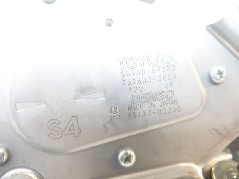 Recambio de motor limpia trasero para toyota yaris cross hybrid fwd style referencia OEM IAM 8513052280  