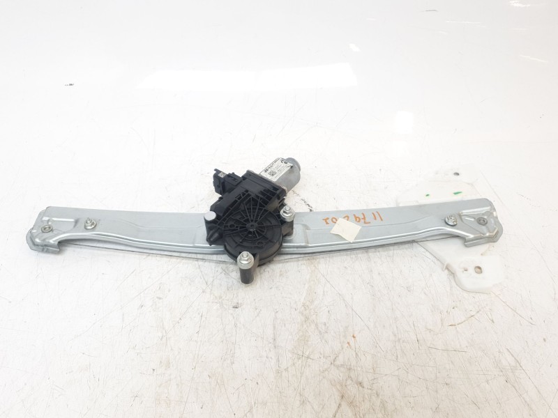 Recambio de elevalunas delantero izquierdo para hyundai tucson (nx) maxx silver 2wd referencia OEM IAM 82403N7000  