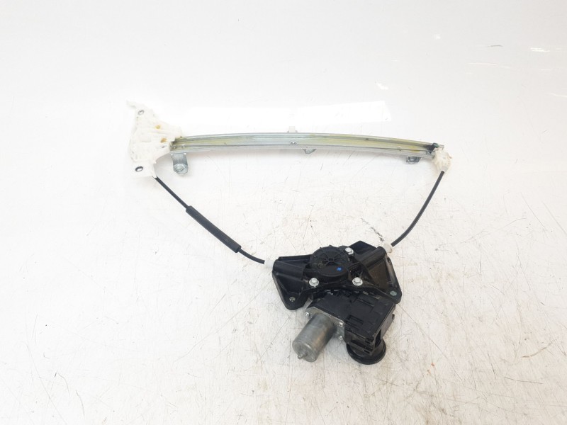 Recambio de elevalunas trasero izquierdo para toyota yaris cross hybrid fwd style referencia OEM IAM 857200D560 0620206801 