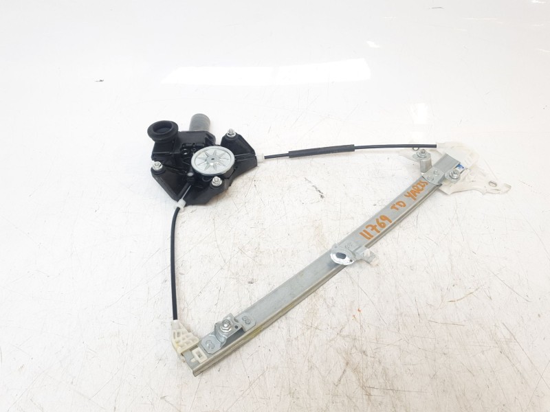 Recambio de elevalunas trasero derecho para toyota yaris cross hybrid fwd style referencia OEM IAM 857100D550 0620206791 