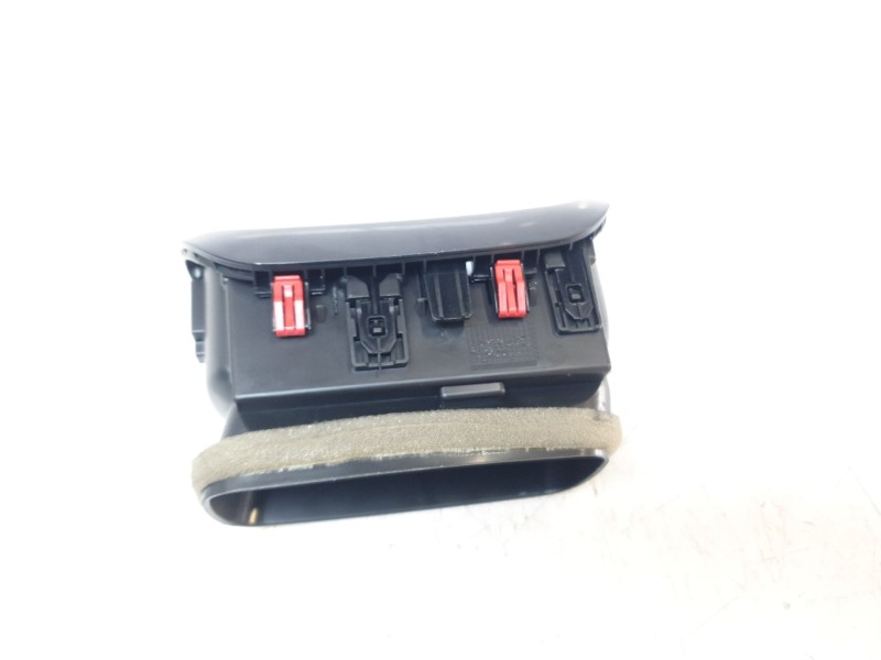 Recambio de aireador derecho para toyota yaris cross hybrid fwd style referencia OEM IAM 55650K0050  