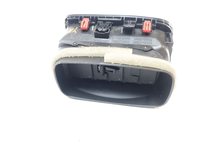 Recambio de aireador derecho para toyota yaris cross hybrid fwd style referencia OEM IAM 55650K0050  