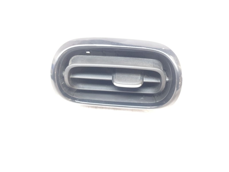 Recambio de aireador derecho para toyota yaris cross hybrid fwd style referencia OEM IAM 55650K0050  