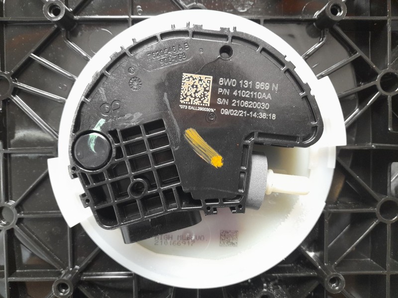 Recambio de deposito adblue para audi a4 b9 avant (8w5, 8wd) s4 tdi mild hybrid quattro referencia OEM IAM 8W0131878BT 4067405AN