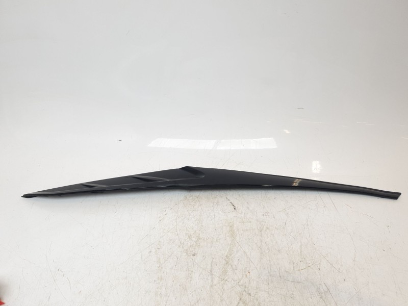 Recambio de moldura para hyundai tucson (nx) maxx silver 2wd referencia OEM IAM 87866N7100  