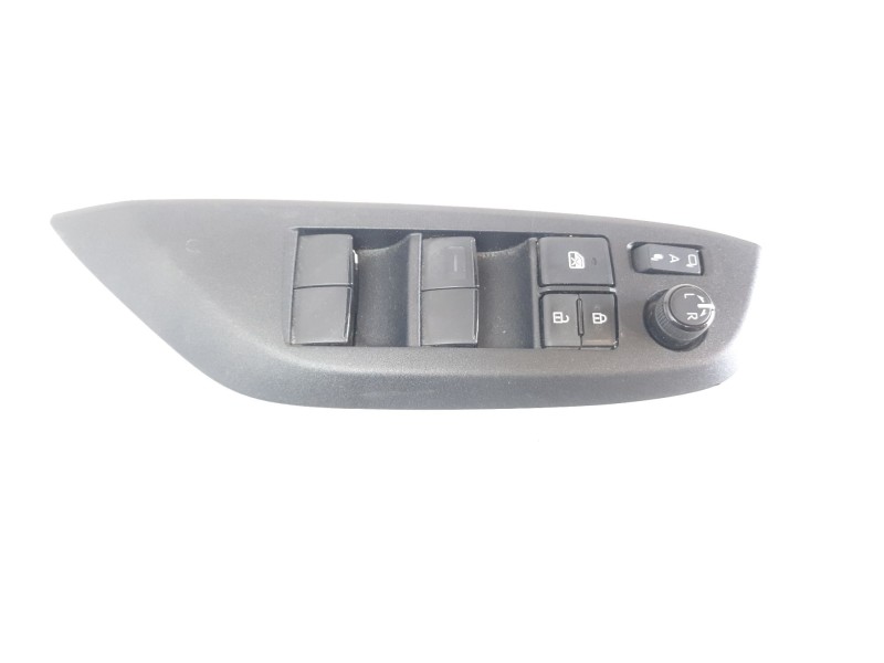 Recambio de mando elevalunas delantero izquierdo para toyota yaris cross hybrid fwd style referencia OEM IAM 840400D020  