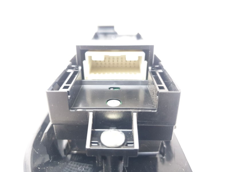 Recambio de mando elevalunas delantero izquierdo para toyota yaris cross hybrid fwd style referencia OEM IAM 840400D020  