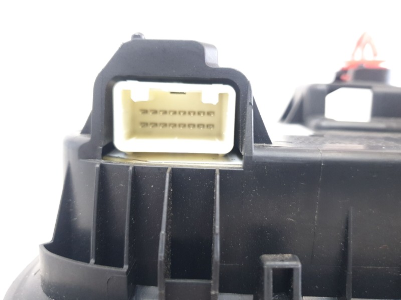 Recambio de luz interior para toyota yaris cross hybrid fwd style referencia OEM IAM 81260K0060  