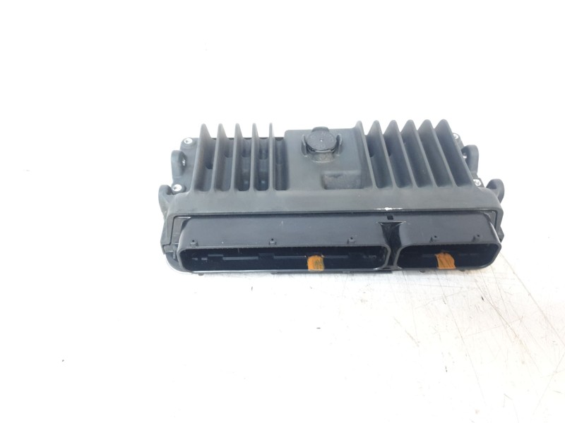 Recambio de centralita motor uce para toyota yaris cross hybrid fwd style referencia OEM IAM 896610UA00  