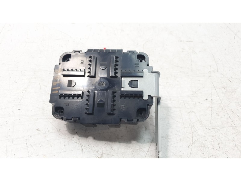 Recambio de modulo electronico para kia stonic (ybcuv) concept referencia OEM IAM 95300H8000  