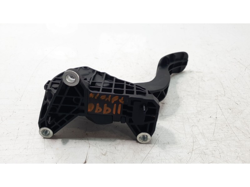 Recambio de potenciometro pedal para toyota corolla (e21) hybrid active referencia OEM IAM 7811002210  