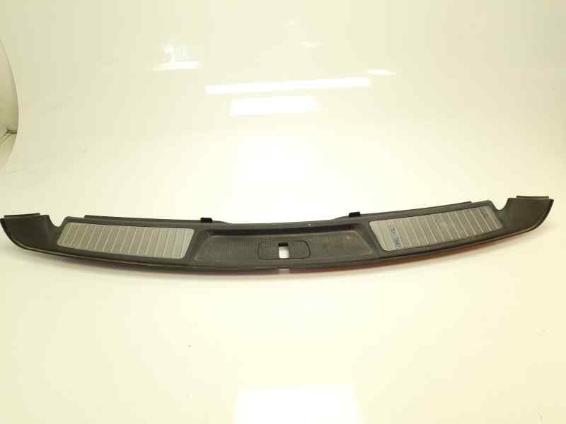 Recambio de molduras traseras para opel insignia sports tourer edition referencia OEM IAM 13222434  