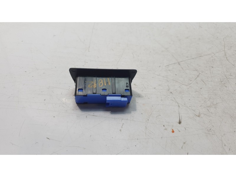 Recambio de interruptor para bmw serie x1 (f48) sdrive18d referencia OEM IAM 6131927511902  