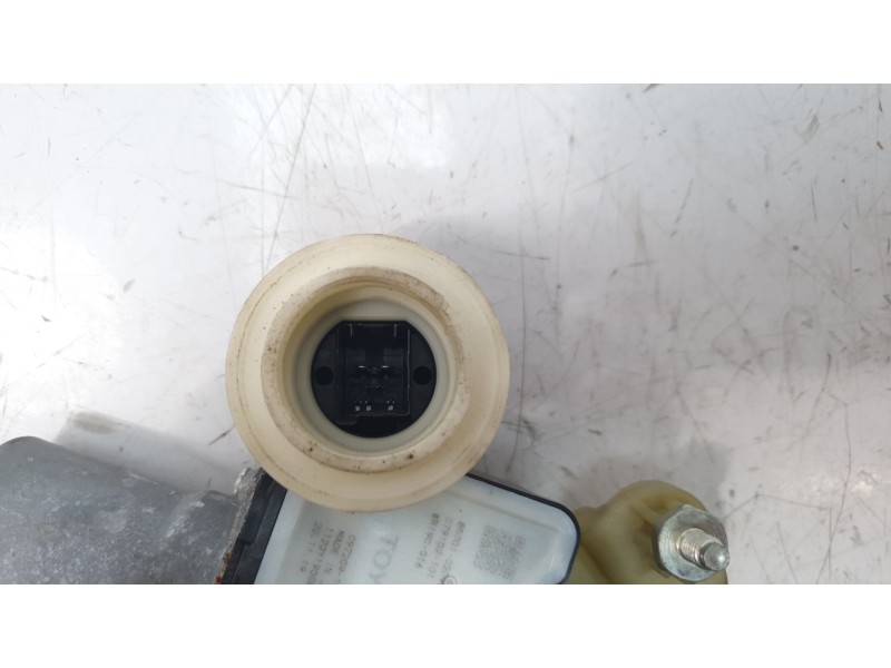 Recambio de elevalunas trasero izquierdo para toyota corolla (e21) hybrid active referencia OEM IAM 6984002680  