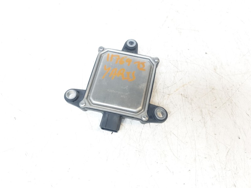 Recambio de modulo electronico para toyota yaris cross hybrid fwd style referencia OEM IAM 4135ASRR3A  