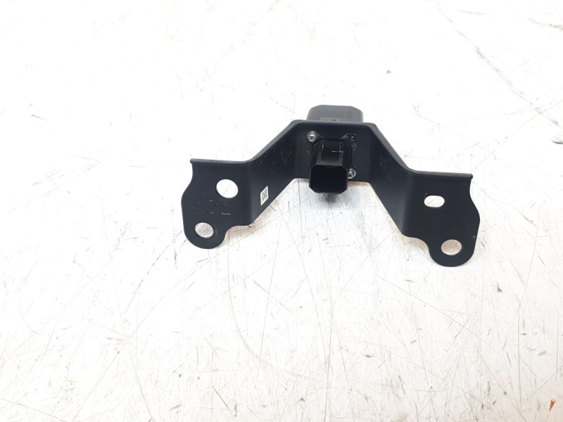 Recambio de camara vision frontal para toyota yaris cross hybrid fwd style referencia OEM IAM 8646C0D010  