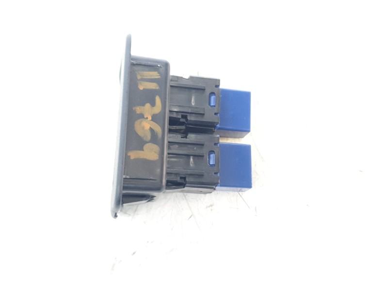 Recambio de interruptor para toyota yaris cross hybrid fwd style referencia OEM IAM 692900D010  