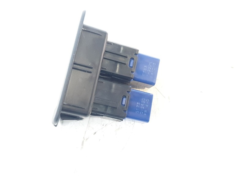 Recambio de interruptor para toyota yaris cross hybrid fwd style referencia OEM IAM 692900D010  