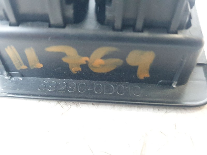 Recambio de interruptor para toyota yaris cross hybrid fwd style referencia OEM IAM 692900D010  