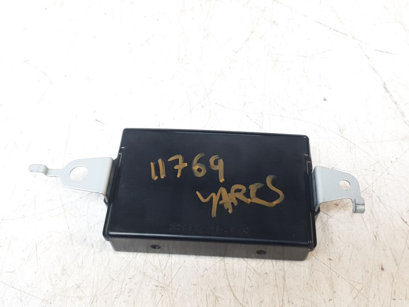Recambio de modulo electronico para toyota yaris cross hybrid fwd style referencia OEM IAM 8922252011  