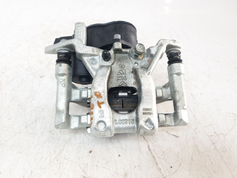 Recambio de pinza de freno trasera derecha para toyota yaris cross hybrid fwd style referencia OEM IAM L99515  