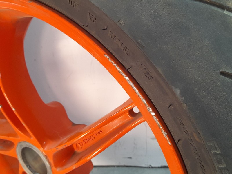 Recambio de llanta para ktm 1290 super duke r referencia OEM IAM 61710003000EB  