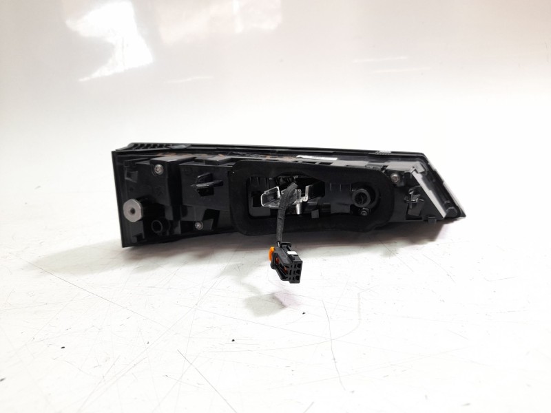 Recambio de piloto trasero derecho interior para peugeot 308 sw iii (fc_, fj_, fr_, f4_, fn_) puretech 130 (frhnsl, frhnst) refe
