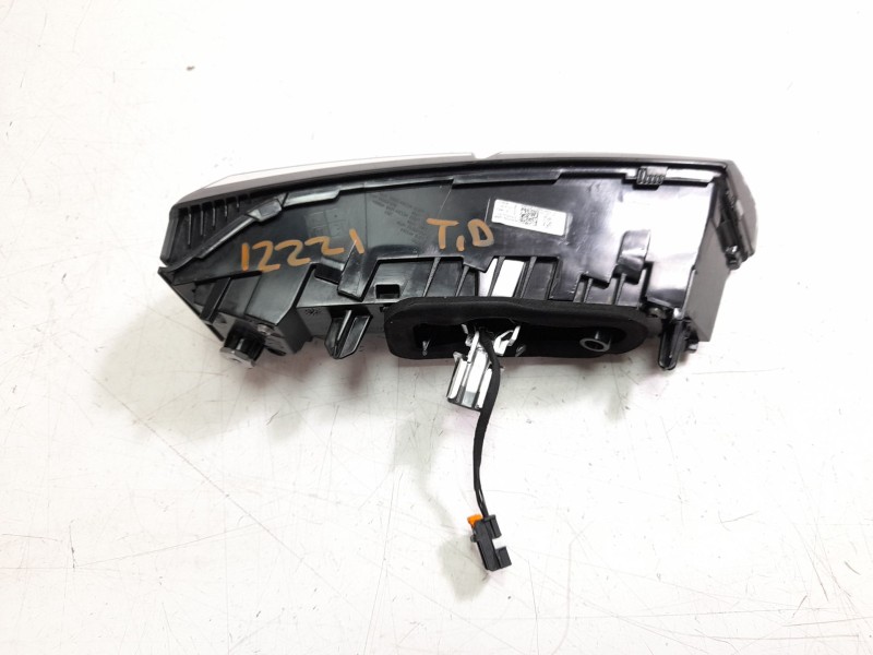 Recambio de piloto trasero derecho interior para peugeot 308 sw iii (fc_, fj_, fr_, f4_, fn_) puretech 130 (frhnsl, frhnst) refe