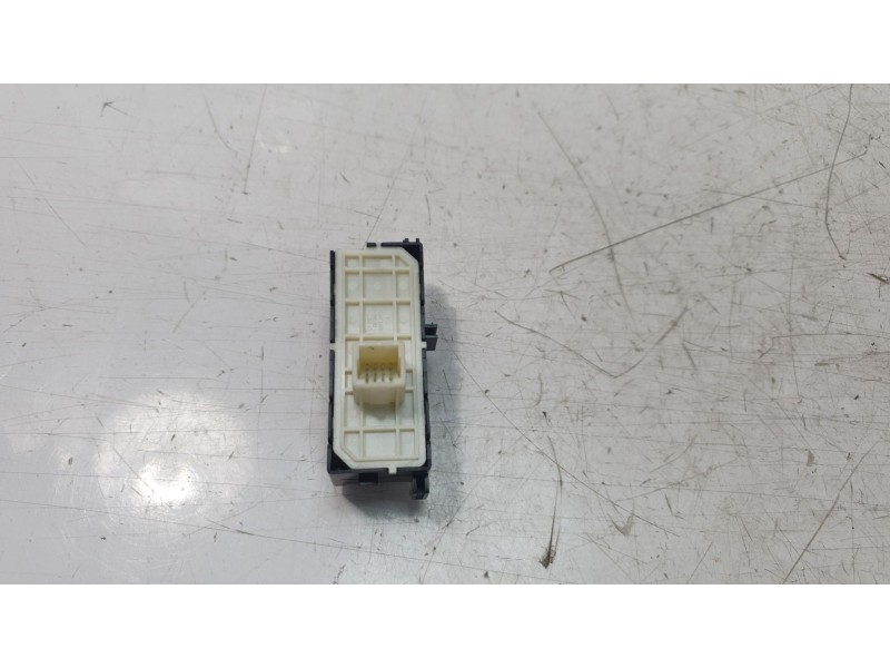 Recambio de mando multifuncion para toyota yaris cross hybrid fwd style referencia OEM IAM M81293  