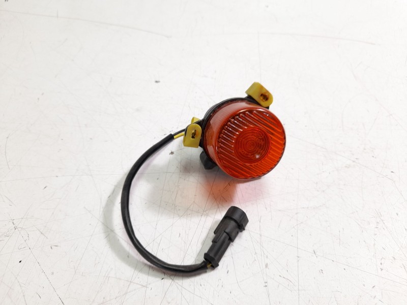 Recambio de piloto delantero derecho para invicta metro pick up electrico referencia OEM IAM INTERMITENTE  