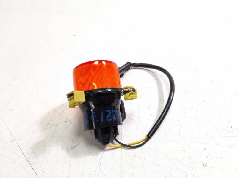 Recambio de piloto delantero derecho para invicta metro pick up electrico referencia OEM IAM INTERMITENTE  