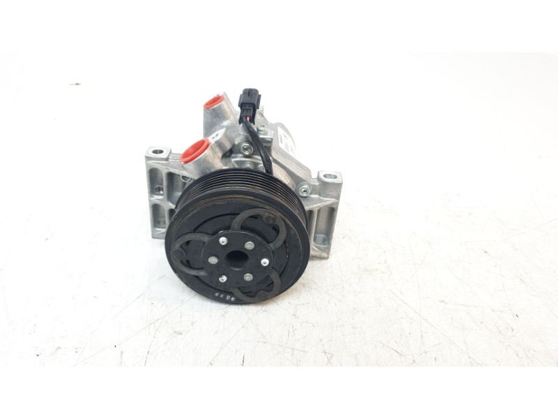 Recambio de compresor aire acondicionado para dacia sandero iii stepway expression referencia OEM IAM 926008469R  