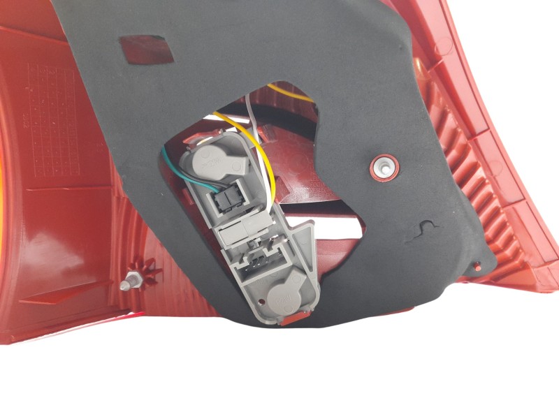 Recambio de piloto trasero derecho para toyota yaris (ksp9/scp9/nlp9) referencia OEM IAM 815510D110 108905750 TY3254153 , 169077