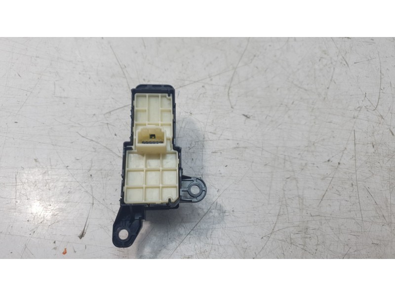 Recambio de palanca freno para toyota yaris cross hybrid fwd style referencia OEM IAM 84390K0010 75P286 